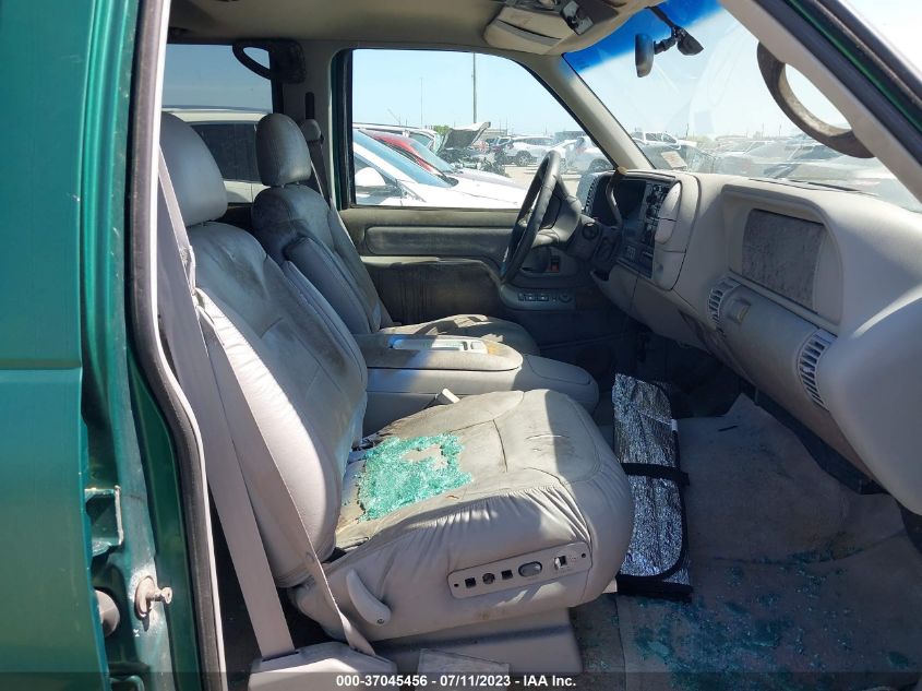 1999 Chevrolet Suburban VIN: 1GNFK16R1XJ453183 Lot: 37045456