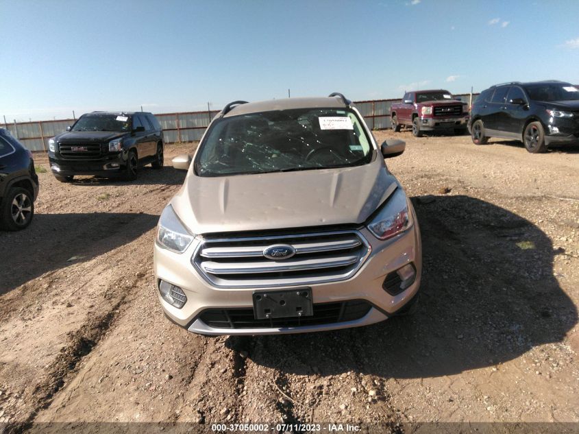 1FMCU9GD2JUA64254 2018 Ford Escape Se