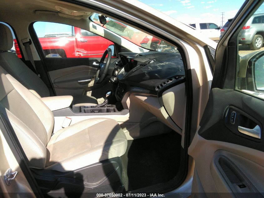 1FMCU9GD2JUA64254 2018 Ford Escape Se