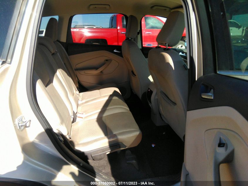 1FMCU9GD2JUA64254 2018 Ford Escape Se