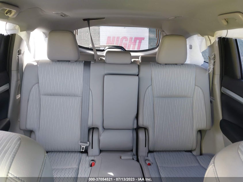 2019 TOYOTA HIGHLANDER LE PLUS VIN: 5TDZZRFH5KS360265