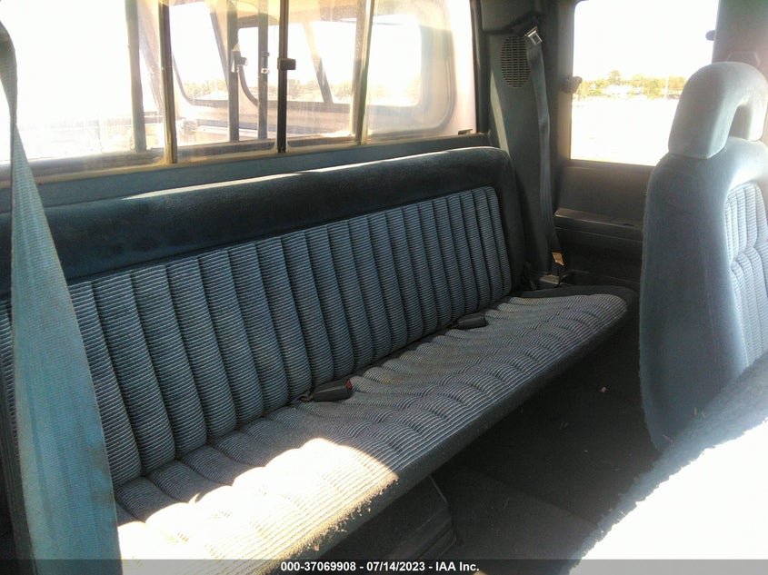 1994 GMC Sierra C1500 VIN: 2GTEC19K9R1574797 Lot: 37069908