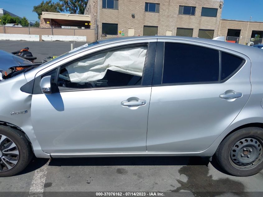 JTDKDTB30G1122559 2016 Toyota Prius C One