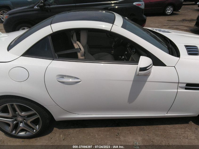 VIN WDDPK4HA3FF096621 2015 Mercedes-Benz SLK-Class,... no.14