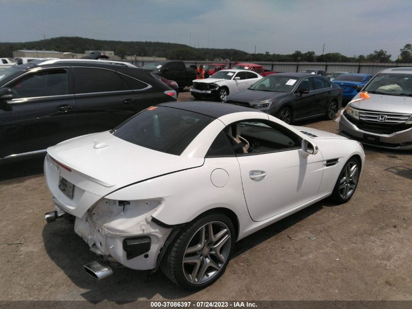 VIN WDDPK4HA3FF096621 2015 Mercedes-Benz SLK-Class,... no.4