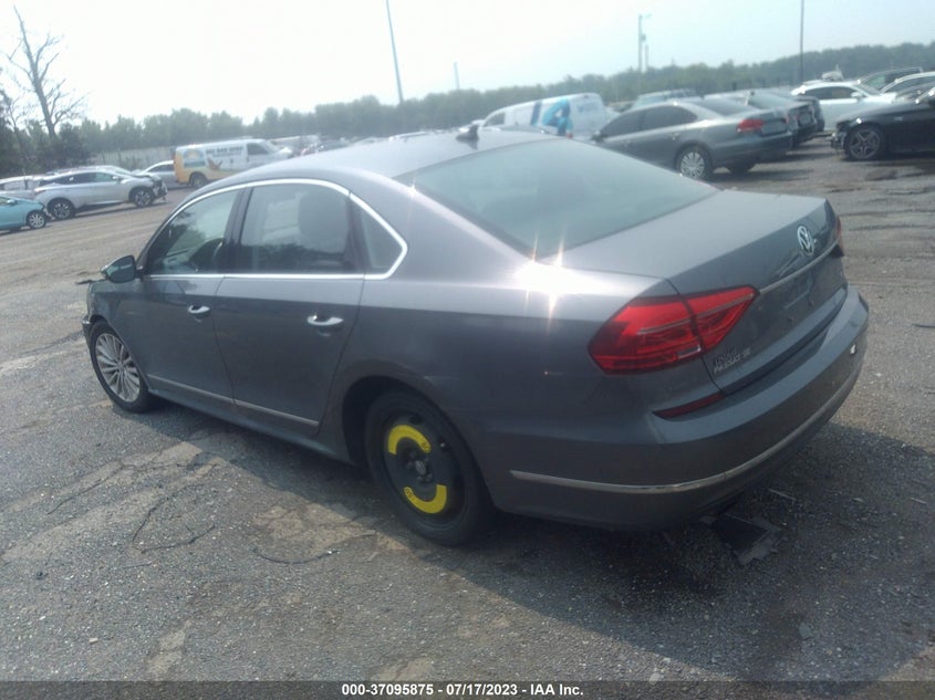2016 VOLKSWAGEN PASSAT VIN: 1VWBT7A36GC024813