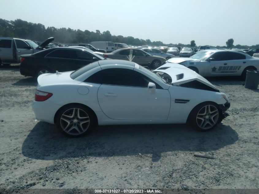 VIN WDDPK4HA3FF105088 2015 Mercedes-Benz SLK-Class,... no.14