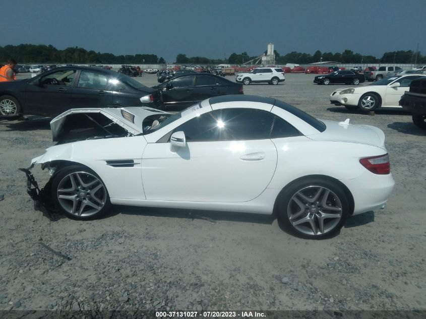 VIN WDDPK4HA3FF105088 2015 Mercedes-Benz SLK-Class,... no.15