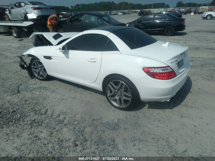 VIN WDDPK4HA3FF105088 2015 Mercedes-Benz SLK-Class,... no.3