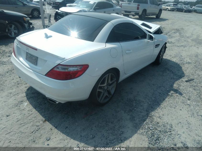 VIN WDDPK4HA3FF105088 2015 Mercedes-Benz SLK-Class,... no.4