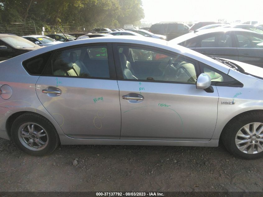 JTDKN3DP2D3032326 2013 Toyota Prius Plug-In Advanced