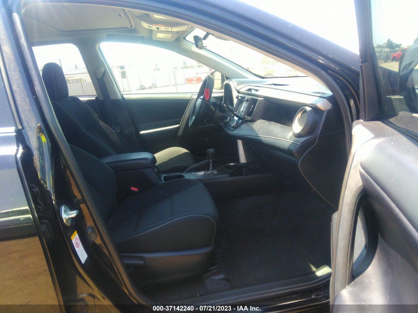 VIN 2T3WFREV0JW485190 2018 TOYOTA RAV4 XLE