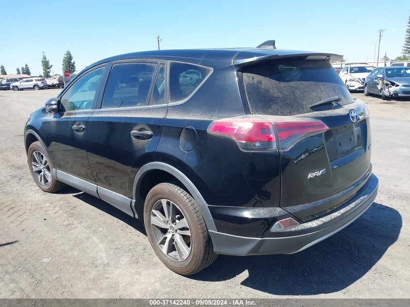 VIN 2T3WFREV0JW485190 2018 TOYOTA RAV4 XLE