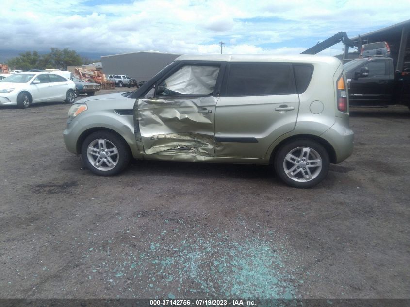 2011 Kia Soul + VIN: KNDJT2A27B7243774 Lot: 37142756