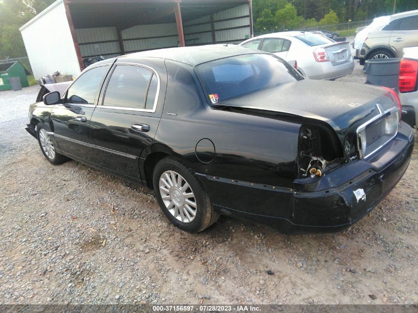 2003 Lincoln Town Car Signature/Signature Premium VIN: 1LNHM82W63Y602006 Lot: 37156597