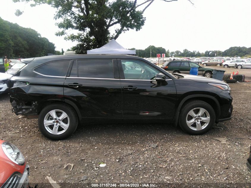 5TDBZRBH6NS570725 2022 Toyota Highlander Le