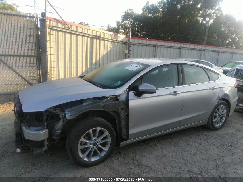 3FA6P0HD9KR103486 2019 Ford Fusion Se