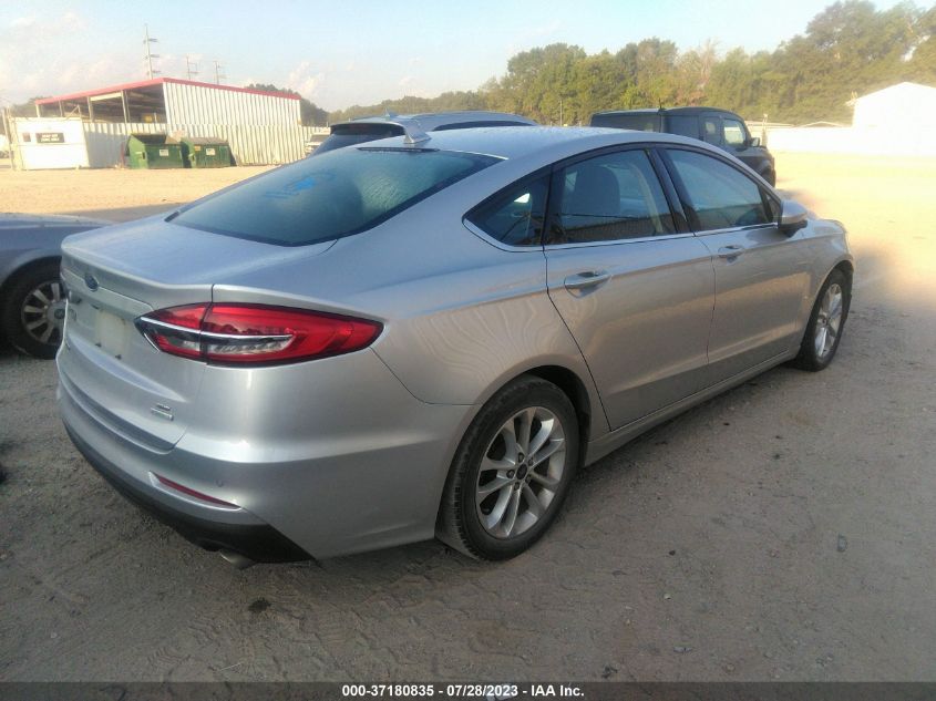 3FA6P0HD9KR103486 2019 Ford Fusion Se