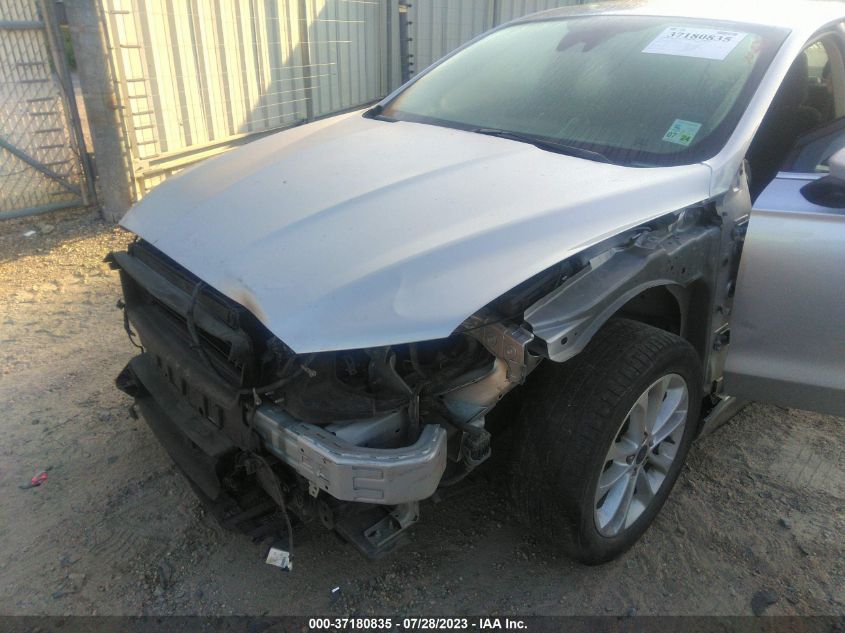 3FA6P0HD9KR103486 2019 Ford Fusion Se