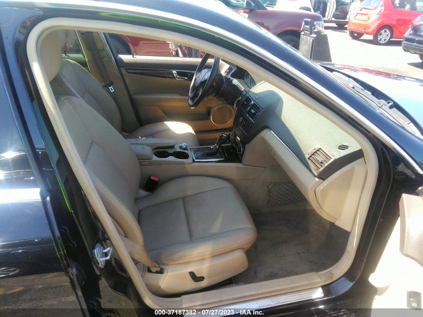 2009 MERCEDES-BENZ C CLASS VIN: WDDGF54X29R063729