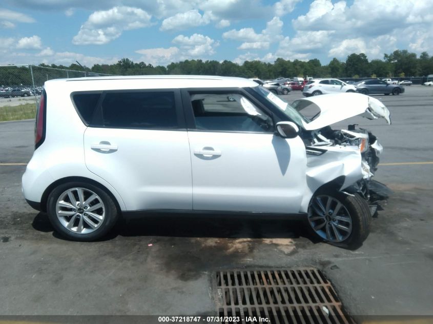 2018 Kia Soul + VIN: KNDJP3A54J7611850 Lot: 37218747