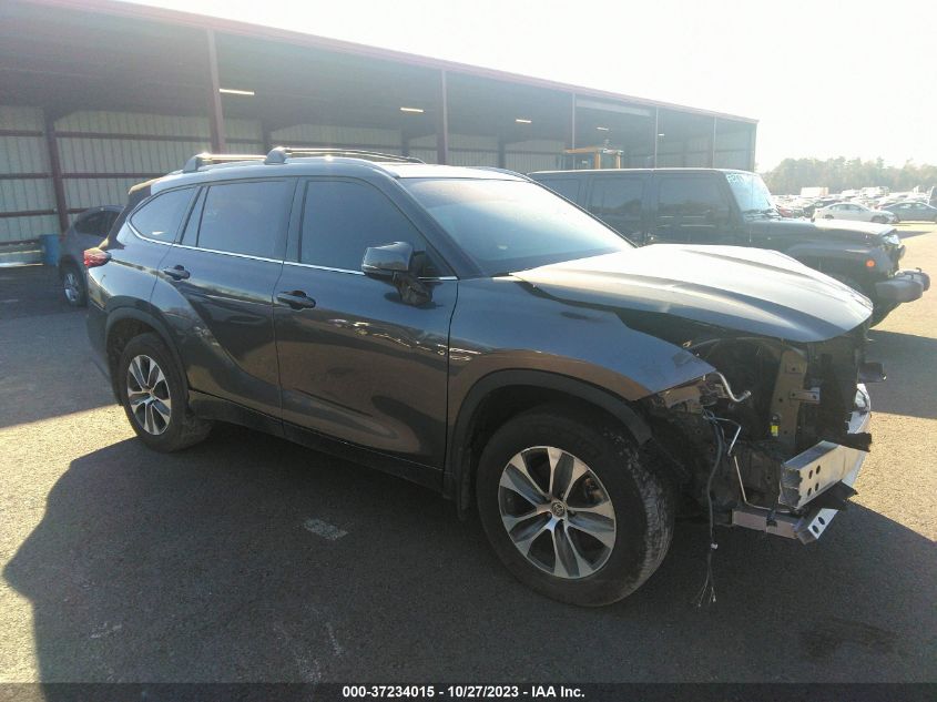 5TDGZRBH0NS221307 2022 Toyota Highlander Xle