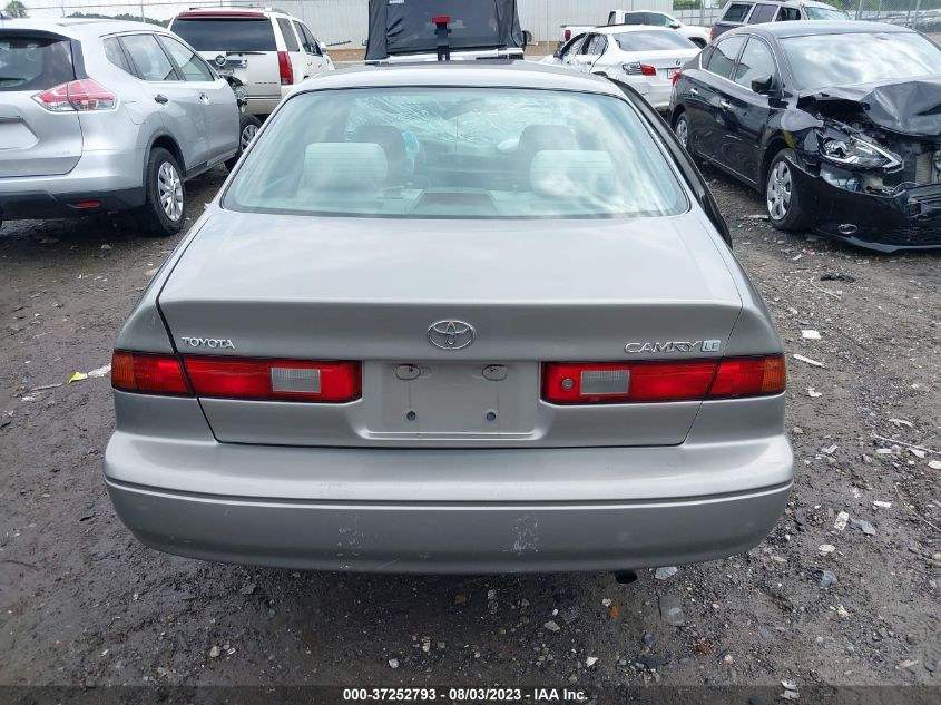 4T1BG22K3WU262929 1998 Toyota Camry Le