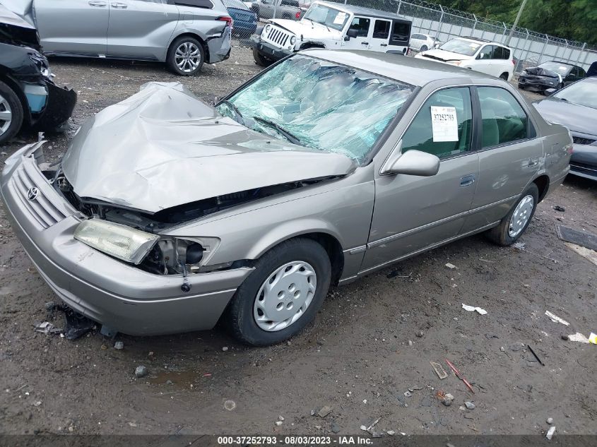 4T1BG22K3WU262929 1998 Toyota Camry Le