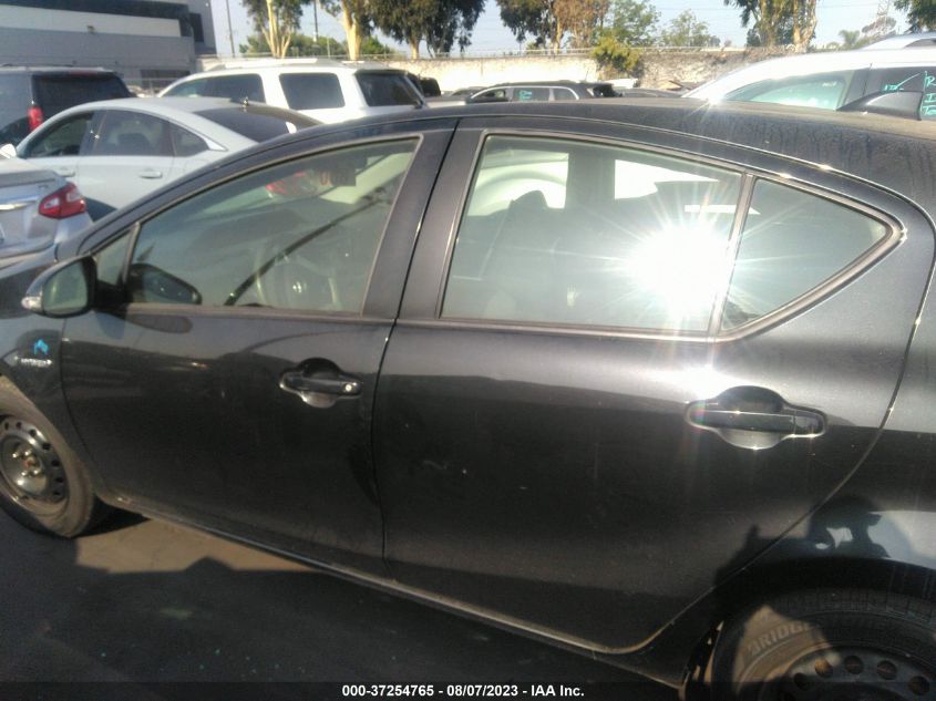 JTDKDTB31F1576186 2015 Toyota Prius C Two