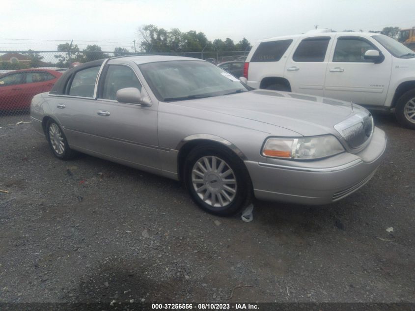 2004 Lincoln Town Car Signature VIN: 1LNHM81WX4Y604053 Lot: 37256556