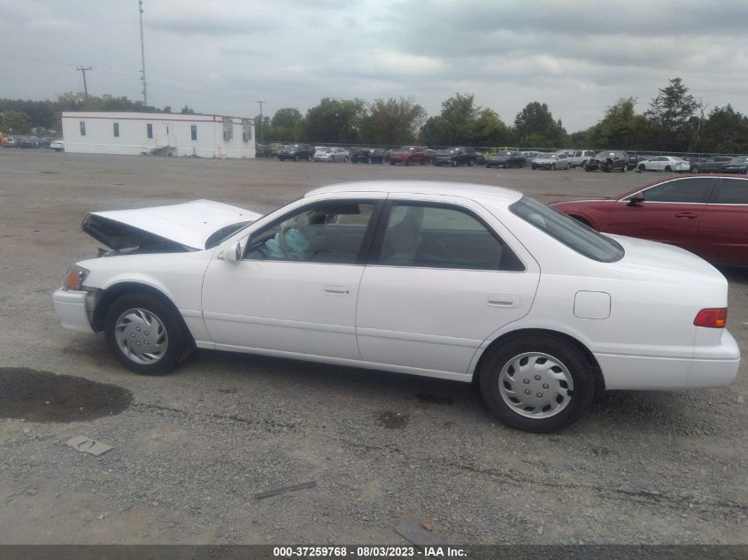 2000 Toyota Camry Le VIN: 4T1BG22KXYU988368 Lot: 37259768