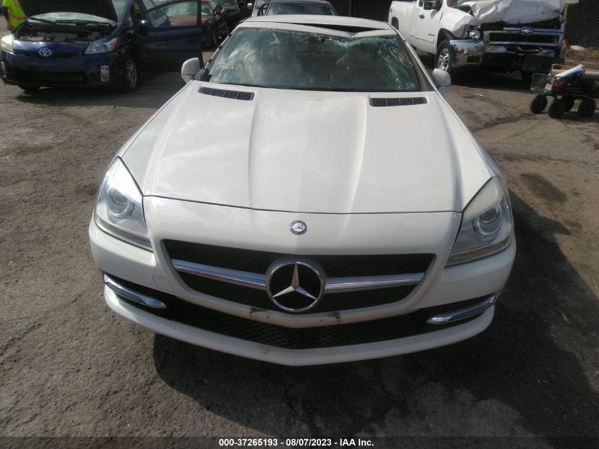 VIN WDDPK4HA8DF052790 2013 Mercedes-Benz SLK-Class,... no.12