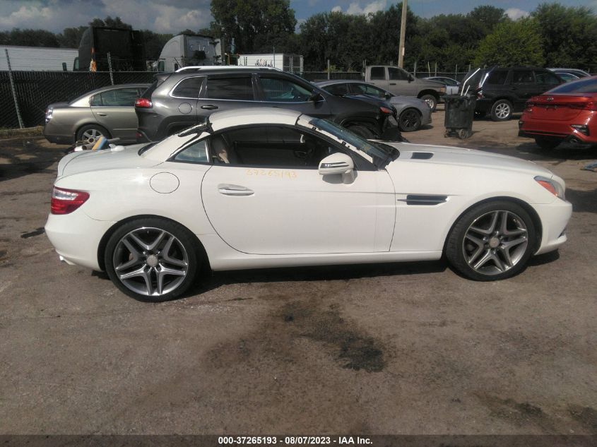 VIN WDDPK4HA8DF052790 2013 Mercedes-Benz SLK-Class,... no.13