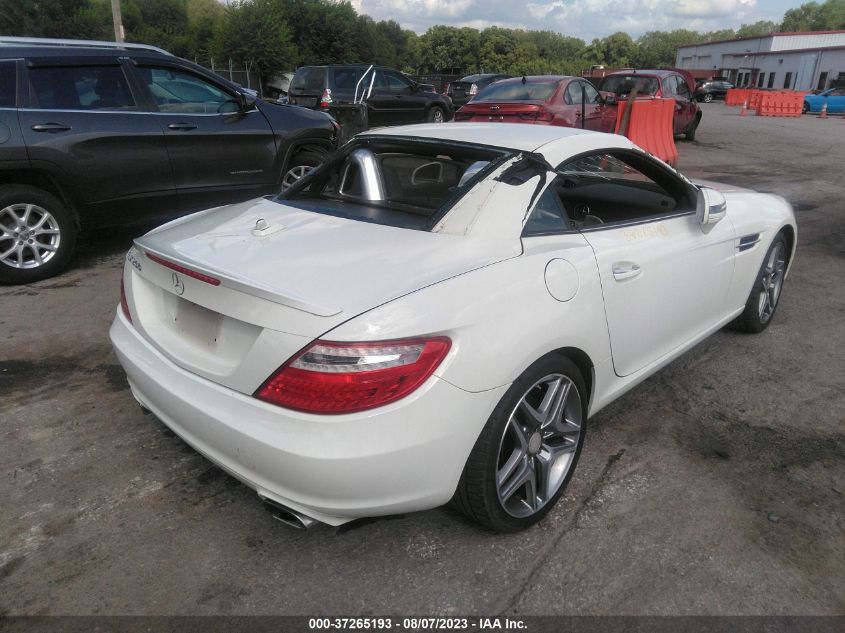 VIN WDDPK4HA8DF052790 2013 Mercedes-Benz SLK-Class,... no.4