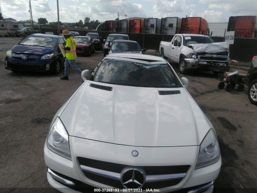 VIN WDDPK4HA8DF052790 2013 Mercedes-Benz SLK-Class,... no.6