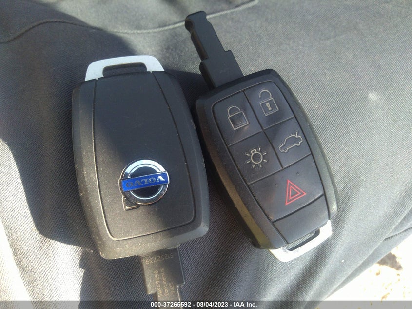 2010 Volvo V50 VIN: YV1382MW1A2542255 Lot: 37265592