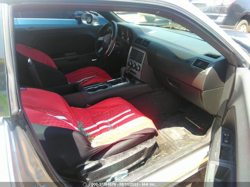 2B3CJ4DV4AH208226 2010 Dodge Challenger Se