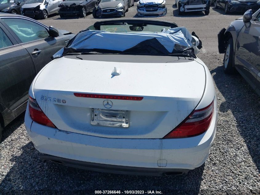 VIN WDDPK4HA9EF094905 2014 Mercedes-Benz SLK-Class,... no.17