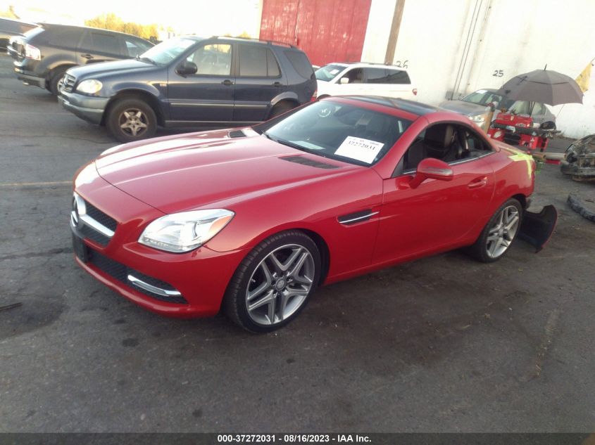 VIN WDDPK4HA6DF069278 2013 Mercedes-Benz SLK-Class,... no.2