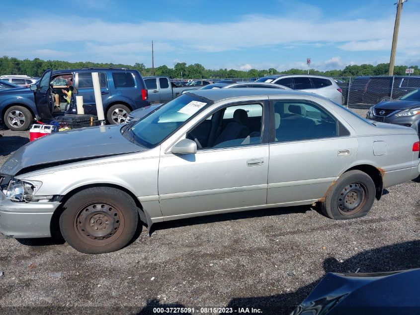 4T1BF22K71U122362 2001 Toyota Camry Xle/Le