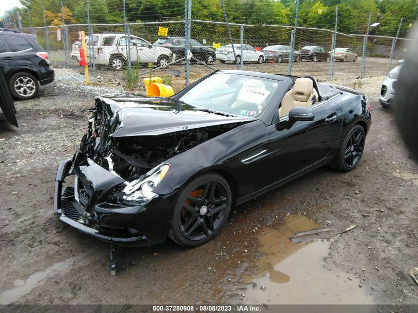 VIN WDDPK4HA7DF058208 2013 Mercedes-Benz SLK-Class,... no.2