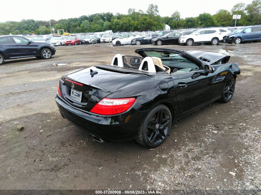 VIN WDDPK4HA7DF058208 2013 Mercedes-Benz SLK-Class,... no.4