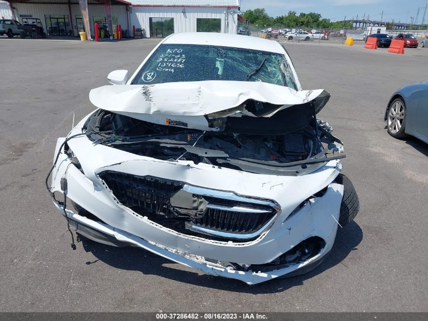 1G4ZP5SZ3JU124636 2018 Buick Lacrosse Essence