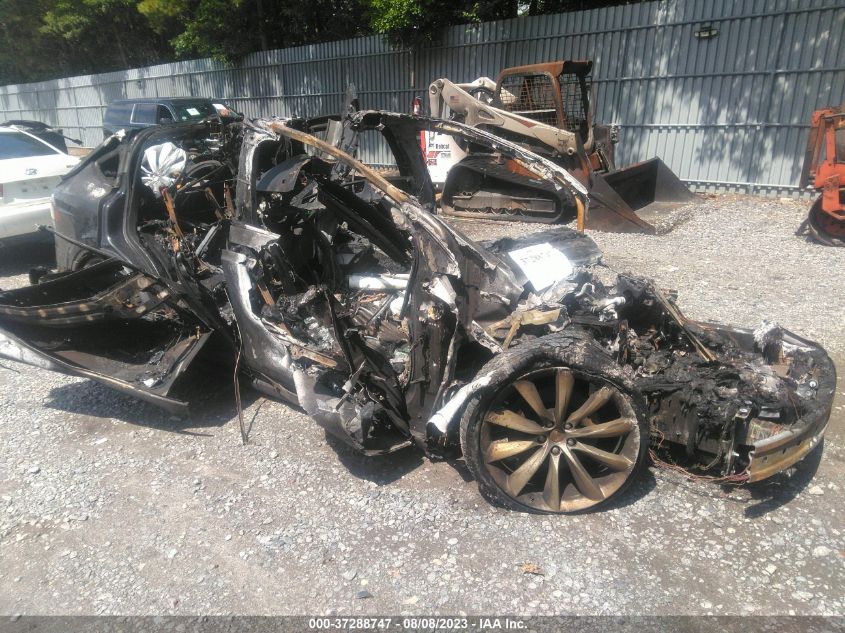 TESLA MODEL X 60D/P100D/P90D