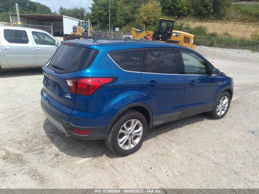 1FMCU0GDXKUA17602 2019 Ford Escape Se