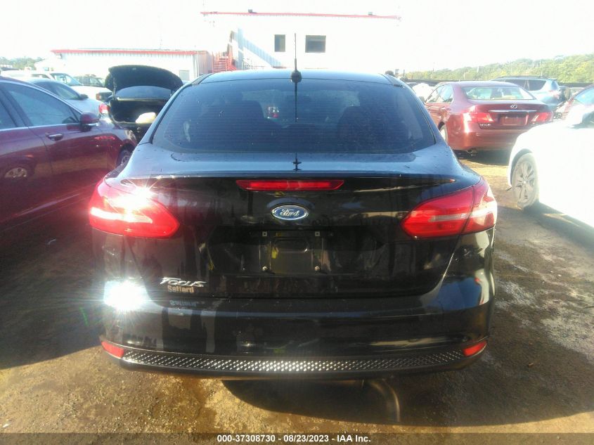 2018 Ford Focus S VIN: 1FADP3E28JL233848 Lot: 37308730