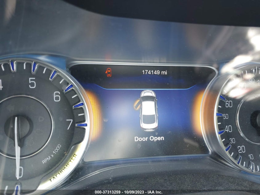 2015 CHRYSLER 200 auction photo 7