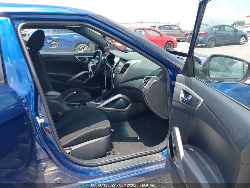 2017 Hyundai Veloster Value Edition VIN: KMHTC6AD4HU324805 Lot: 37323327