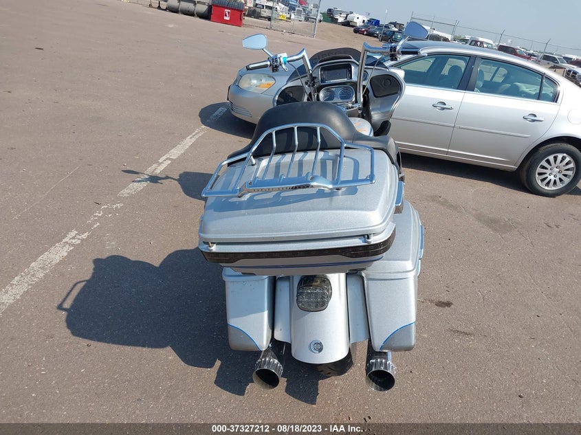 2016 Harley-Davidson Fltruse Cvo Road Glide VIN: 1HD1TAN19GB950096 Lot: 37327212