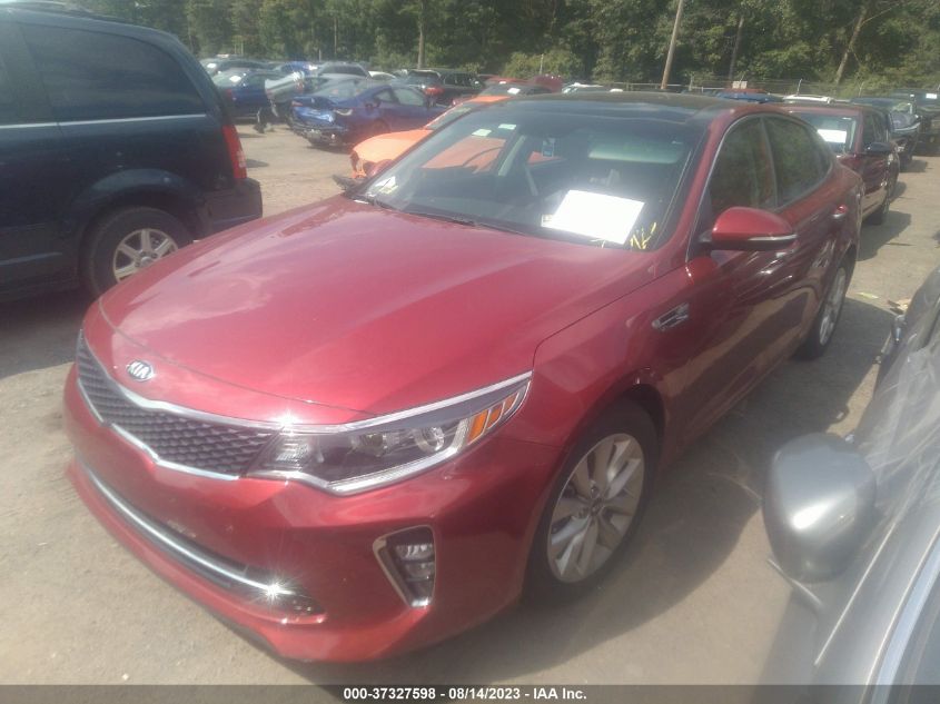 5XXGT4L32JG221358 2018 Kia Optima S